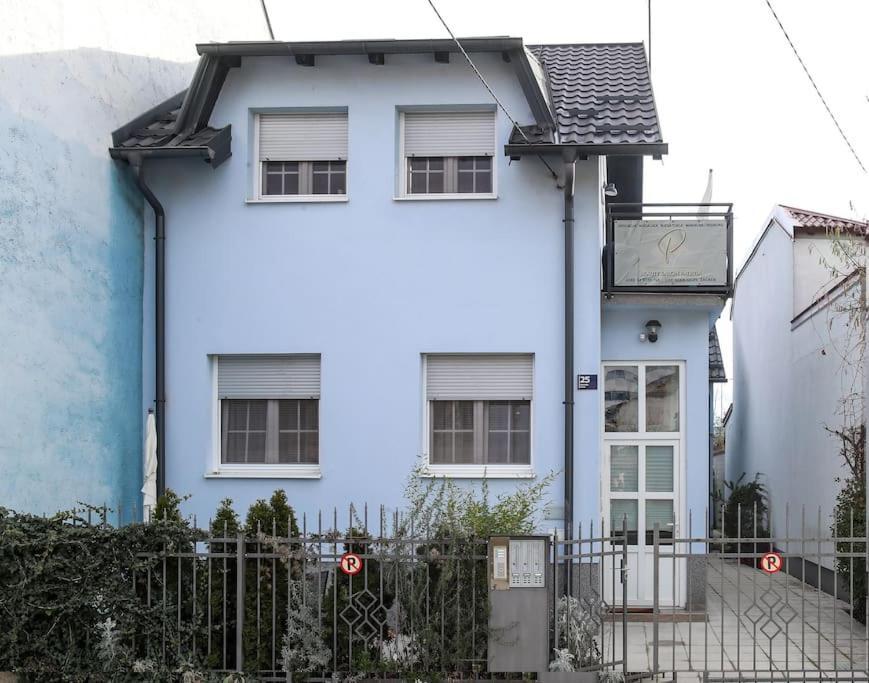 Nusha's Place Zagrzeb